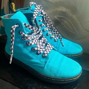 Dr Martens Hackney in blue.